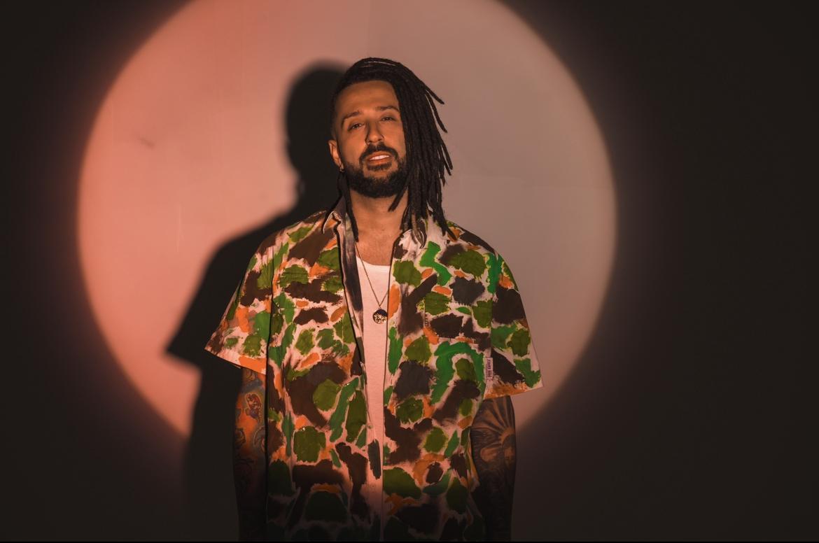 Julies (Felipe Cembrero)
